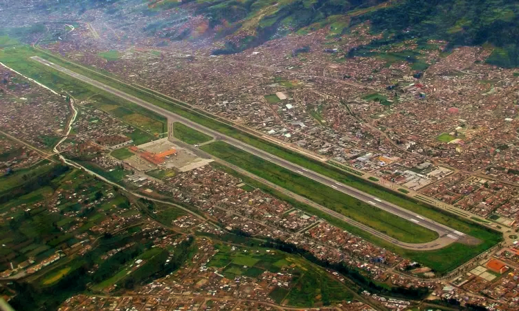 Aeropuerto Internacional Alejandro Velasco Astete