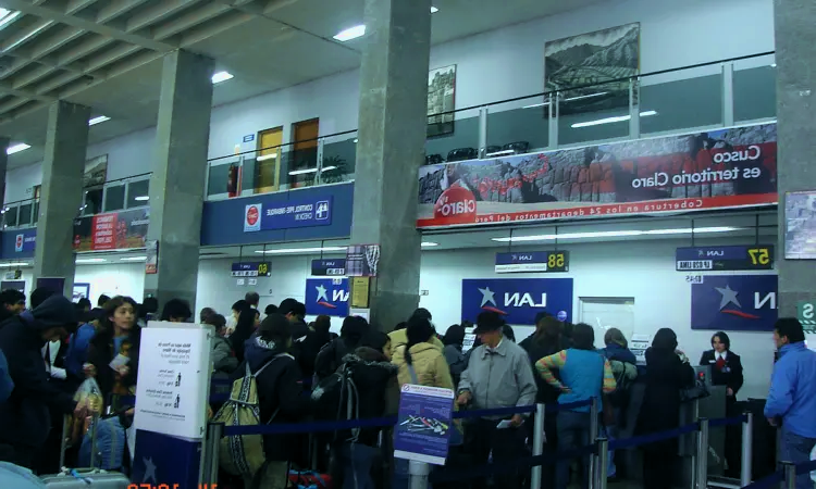 Aeropuerto Internacional Alejandro Velasco Astete